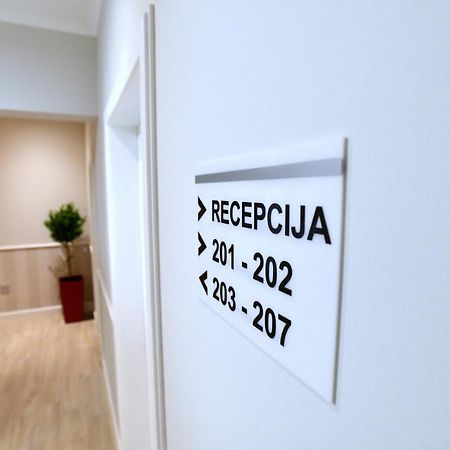 President Aparthotel Čačak Eksteriør bilde