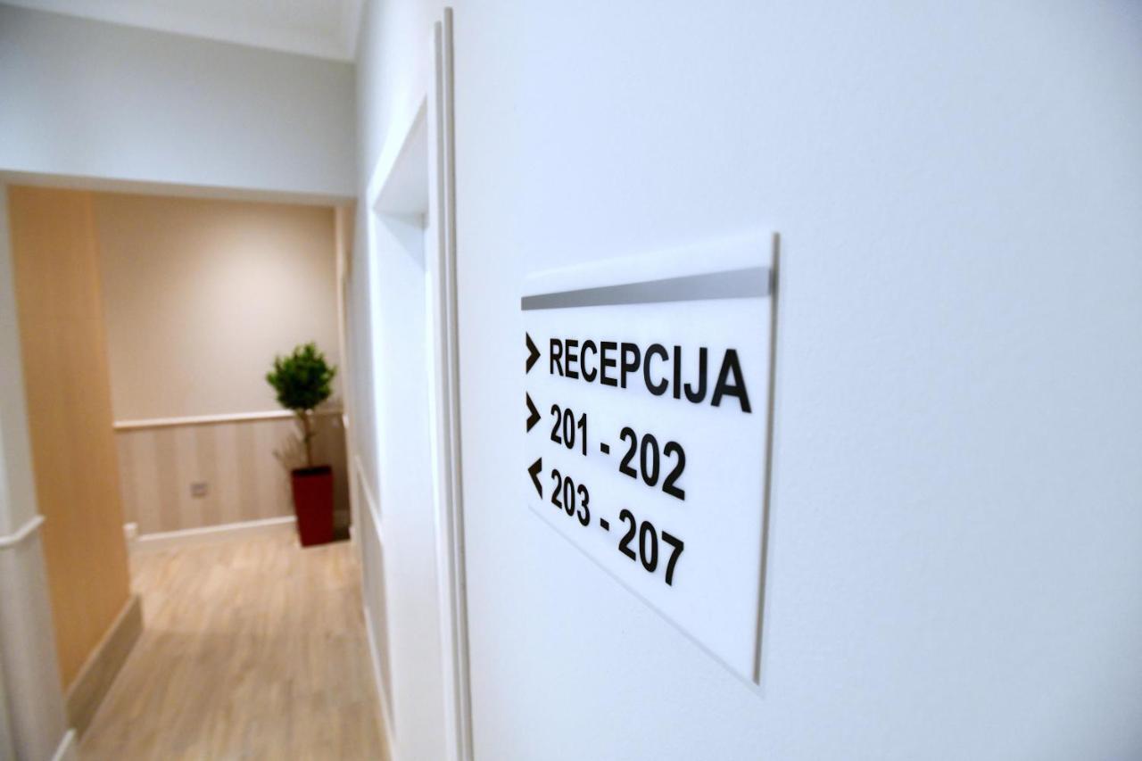 President Aparthotel Čačak Eksteriør bilde
